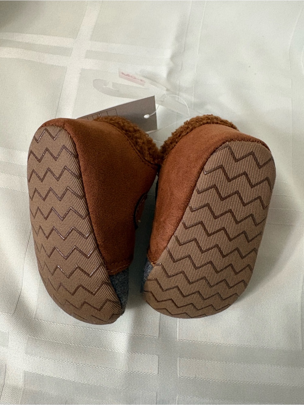 Cozy Infant Slip-On Boots in Gray and Brown - Picture 3 of 3